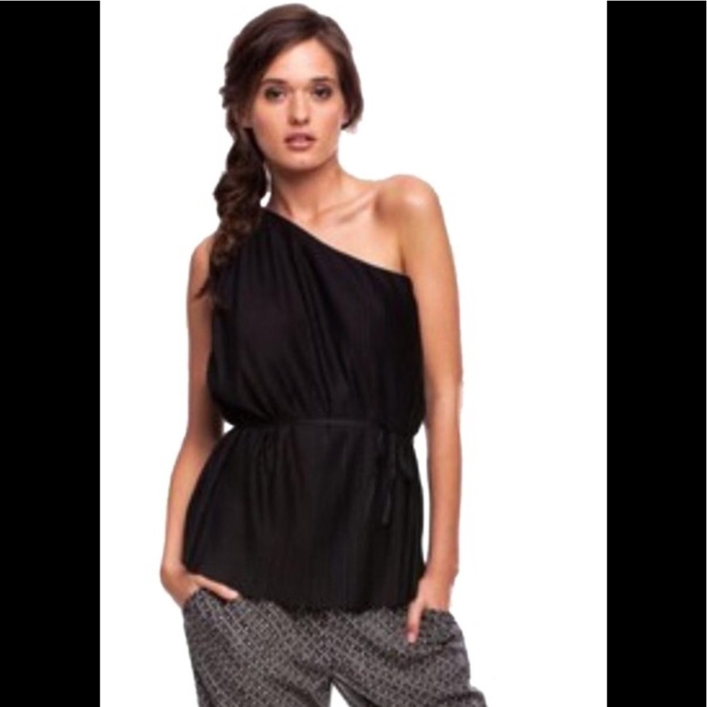 One shoulder satin pleated top